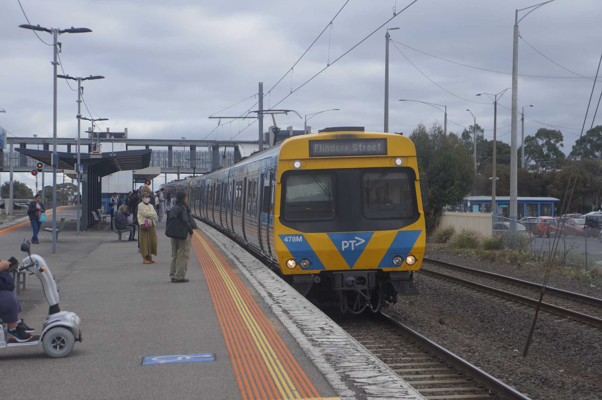 Comeng train at Hoppers Crossing Railway Station on a Flinders Street service