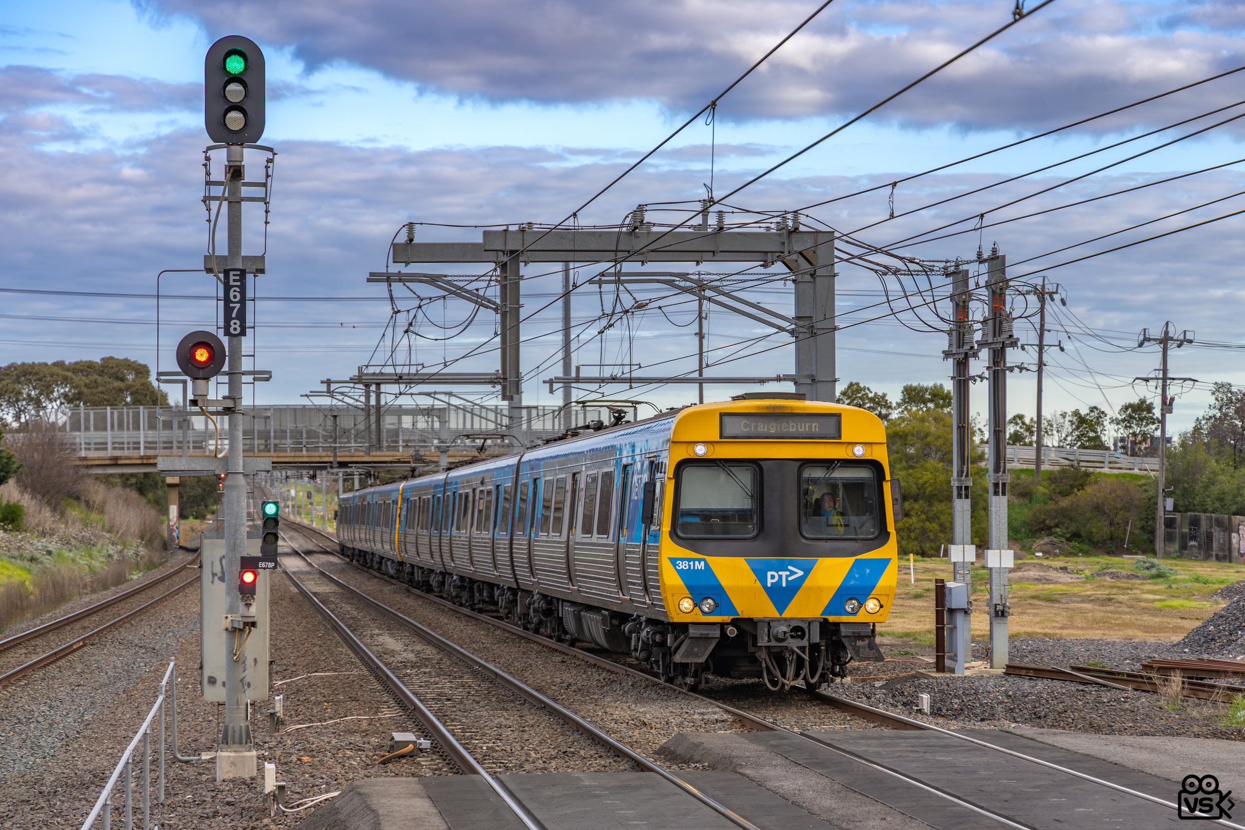 381M, Coolaroo